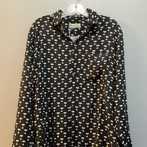 KENNY FLOWERS - THE BUZZ AROUND TOWN
LONG SLEEVE SHIRT